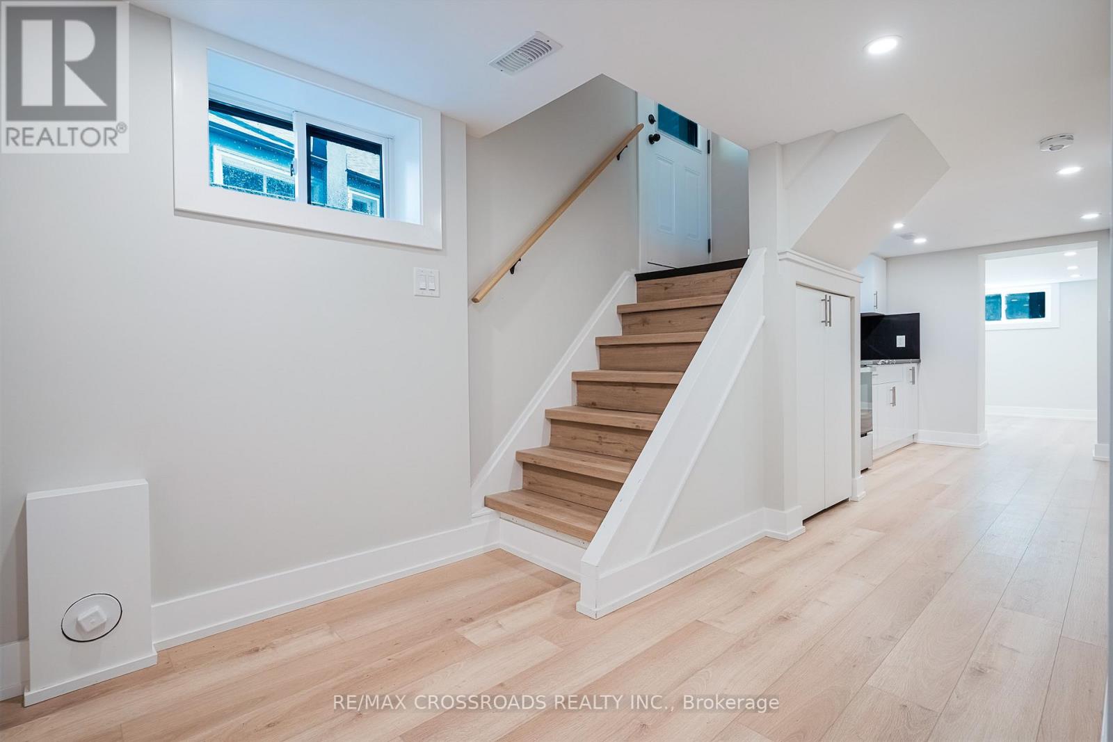 21 Karnwood Drive, Toronto, Ontario  M1L 2Z4 - Photo 3 - E12542192