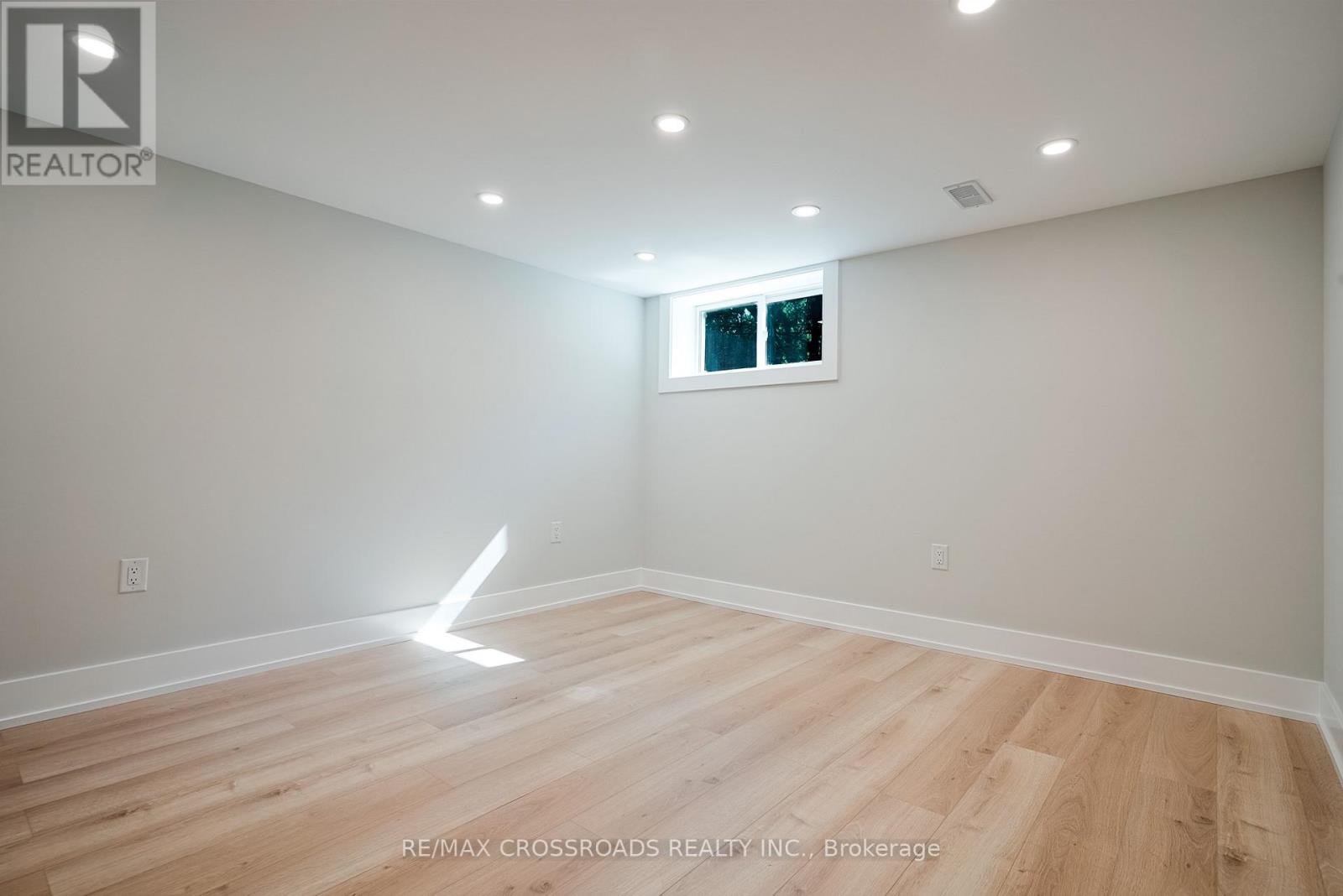 21 Karnwood Drive, Toronto, Ontario  M1L 2Z4 - Photo 5 - E12542192