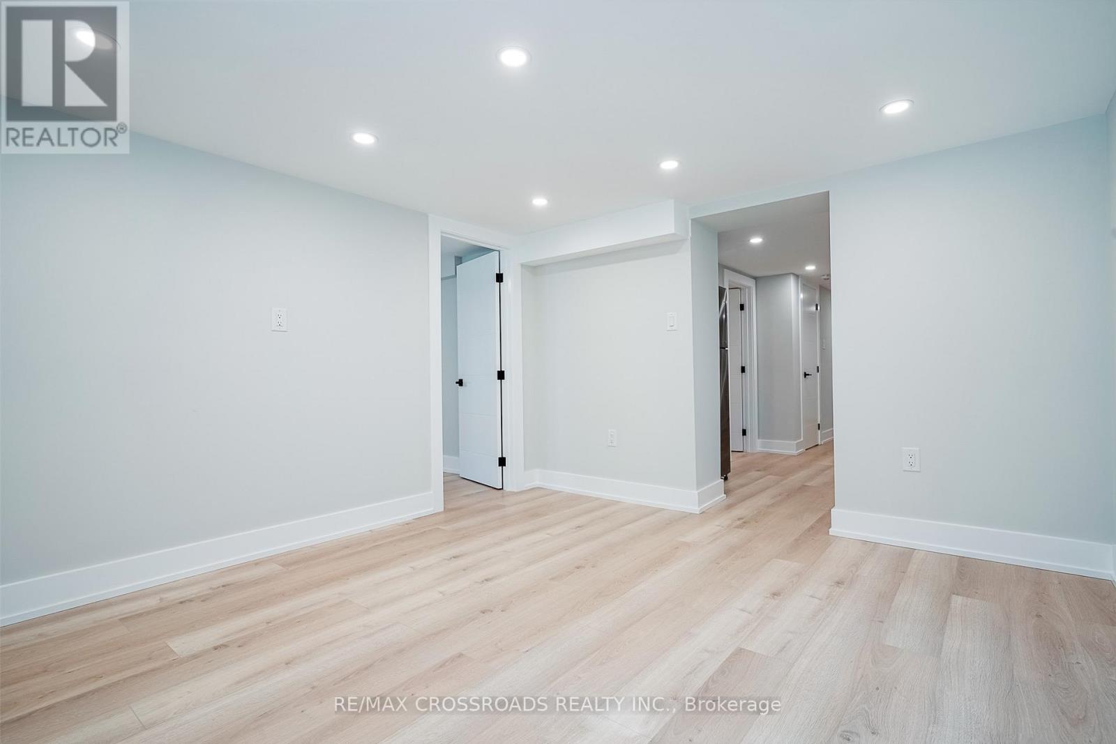 21 Karnwood Drive, Toronto, Ontario  M1L 2Z4 - Photo 7 - E12542192