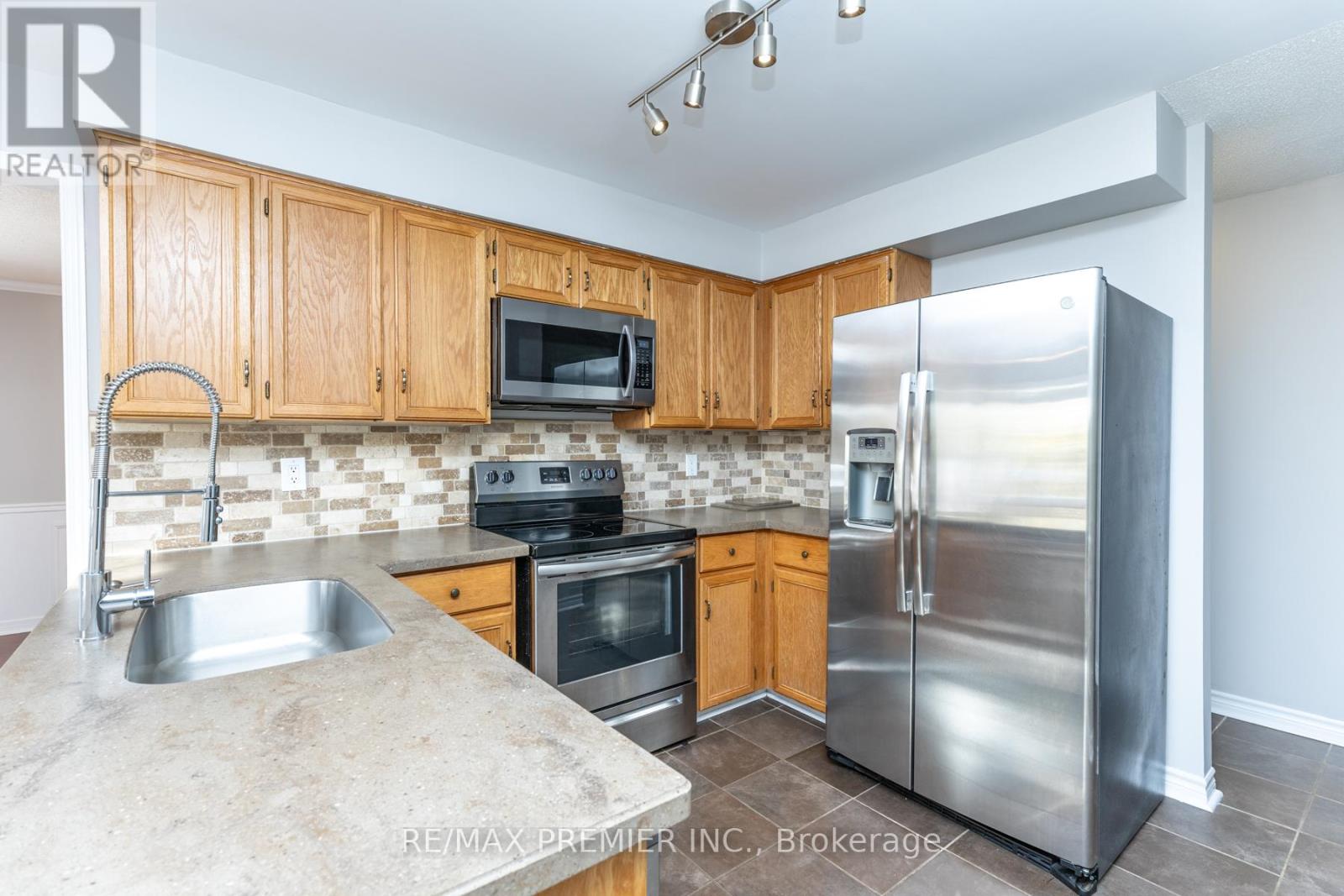 Main - 49 Bassett Boulevard, Whitby, Ontario  L1N 8N5 - Photo 15 - E12542218
