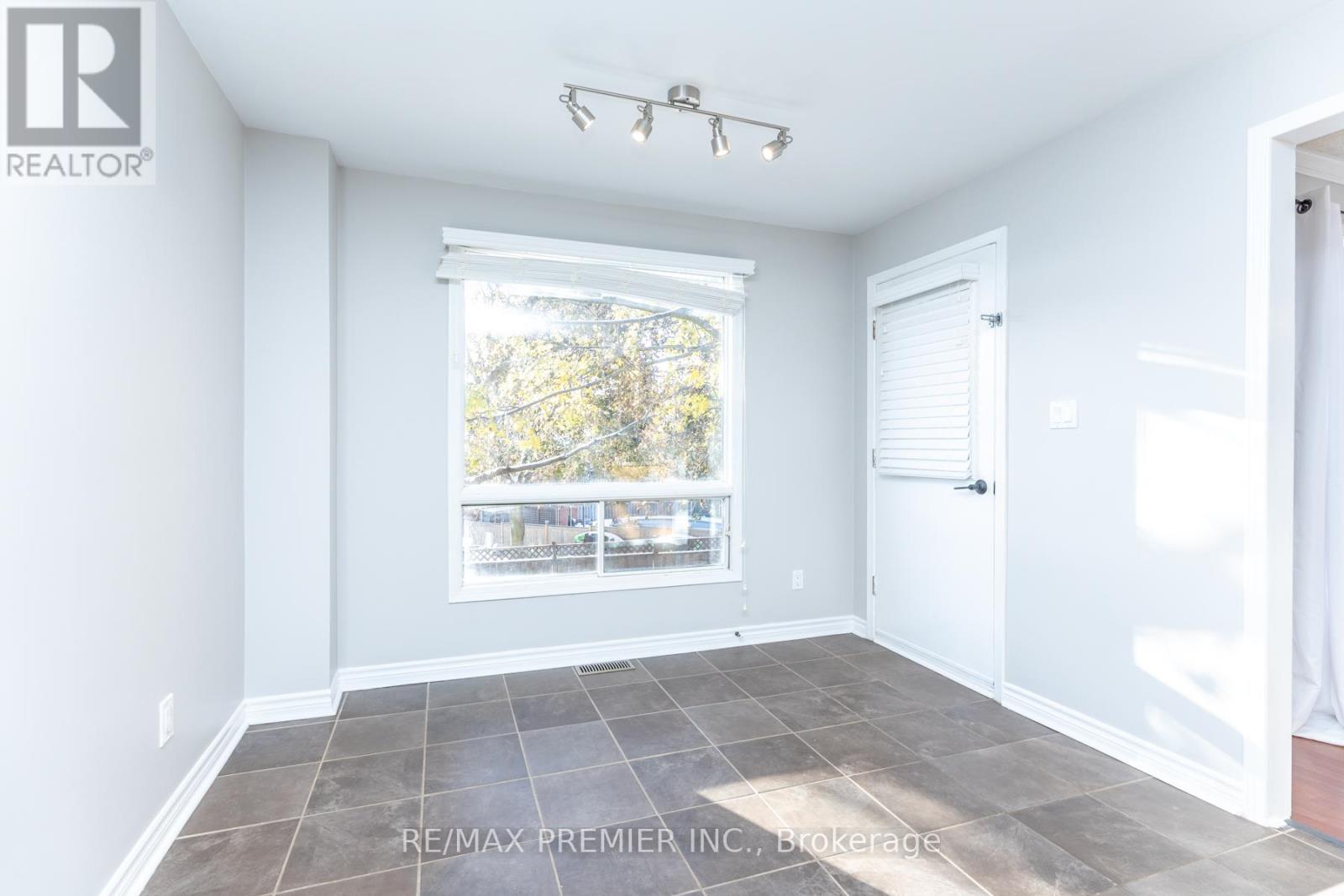 Main - 49 Bassett Boulevard, Whitby, Ontario  L1N 8N5 - Photo 17 - E12542218