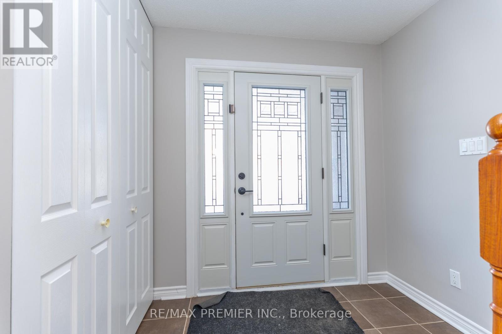 Main - 49 Bassett Boulevard, Whitby, Ontario  L1N 8N5 - Photo 4 - E12542218