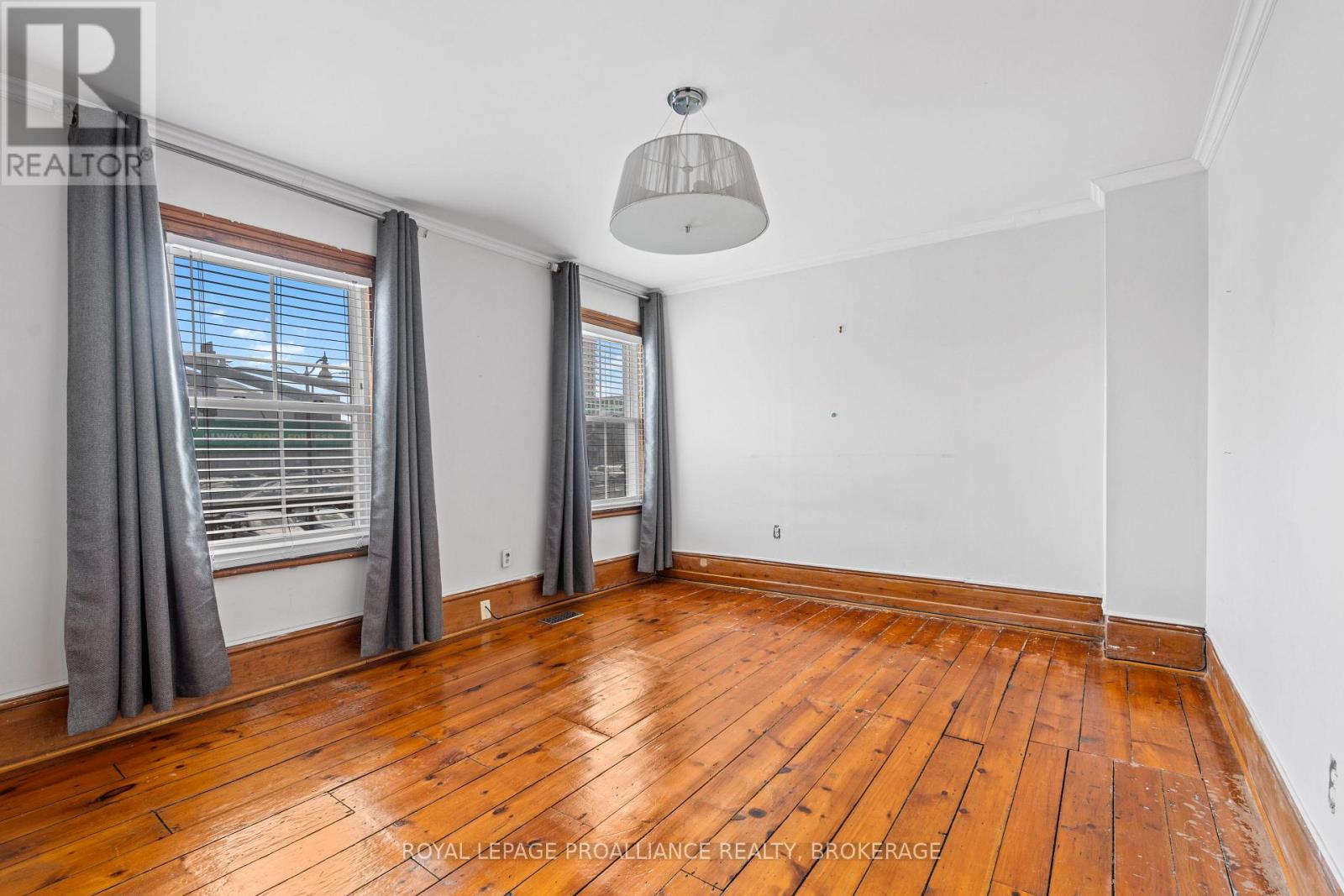 270 Wellington Street, Kingston, Ontario K7K 2Z1 - Photo 12 - X12542474