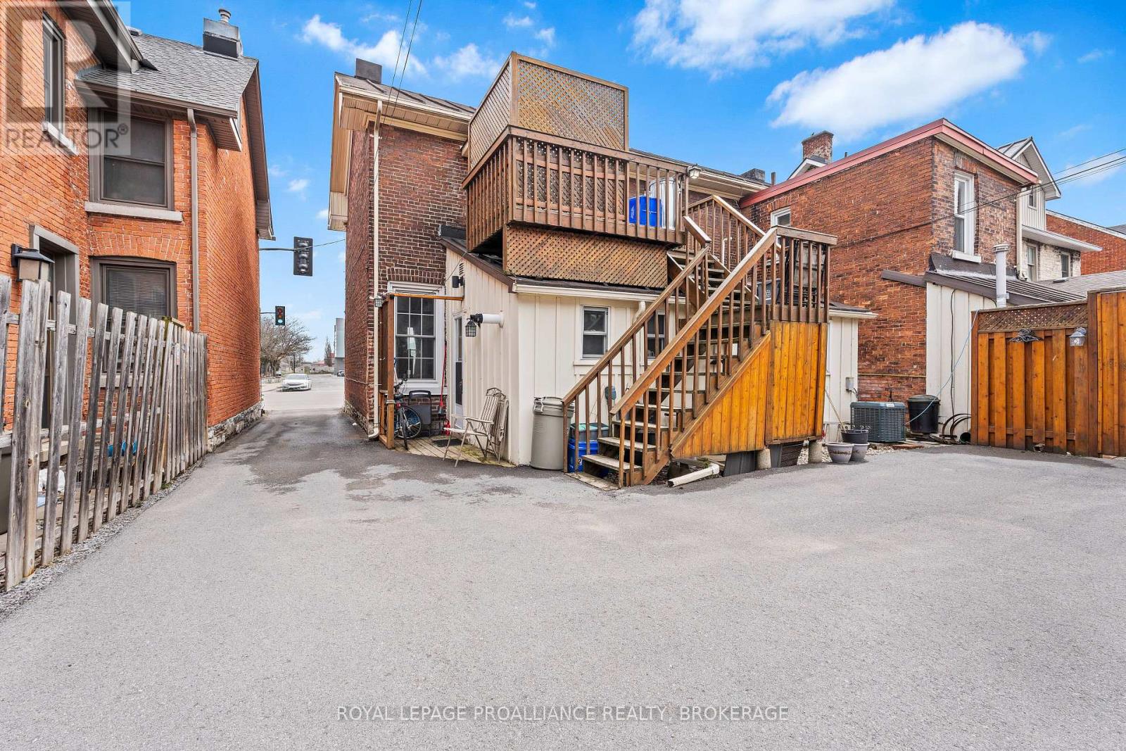274 Wellington Street, Kingston, Ontario K7K 2Z1 - Photo 12 - X12542496