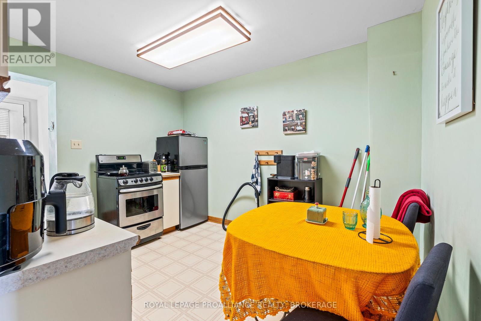 274 Wellington Street, Kingston, Ontario K7K 2Z1 - Photo 14 - X12542496