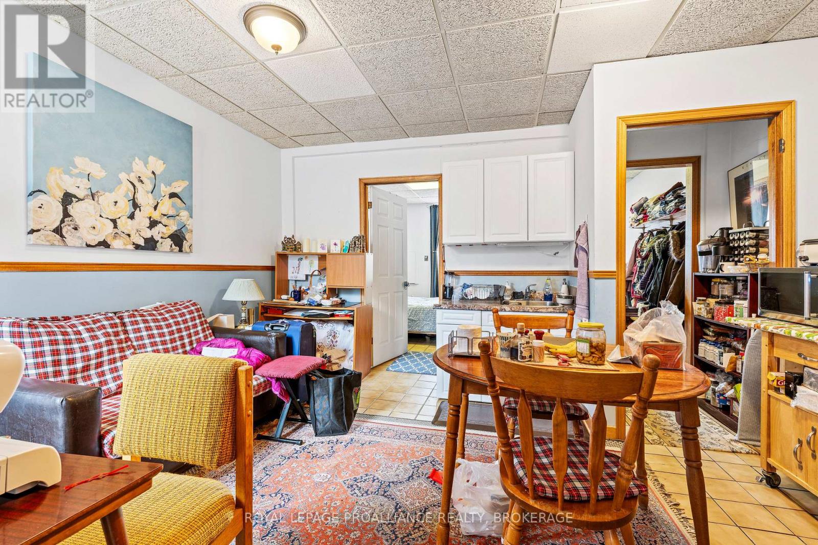 274 Wellington Street, Kingston, Ontario K7K 2Z1 - Photo 8 - X12542496