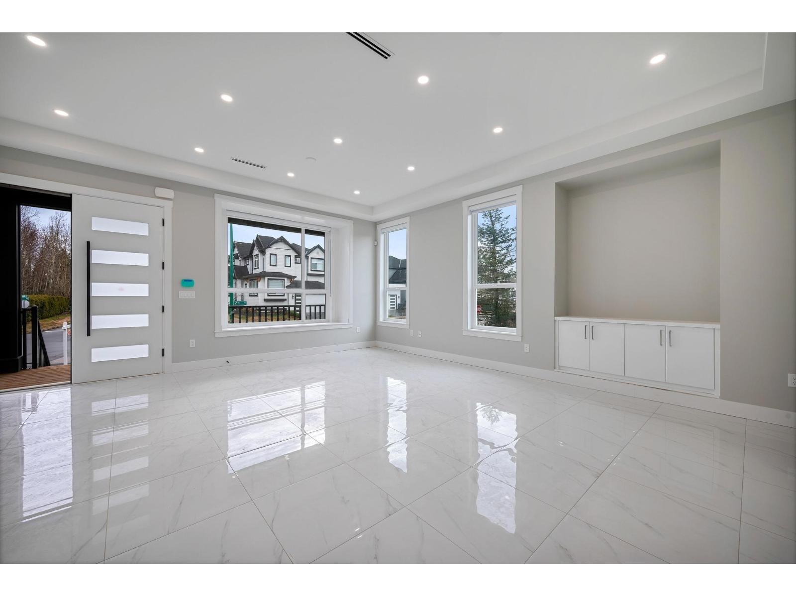 19351 71 Avenue, Surrey, British Columbia  V4N 1N2 - Photo 2 - R3066417