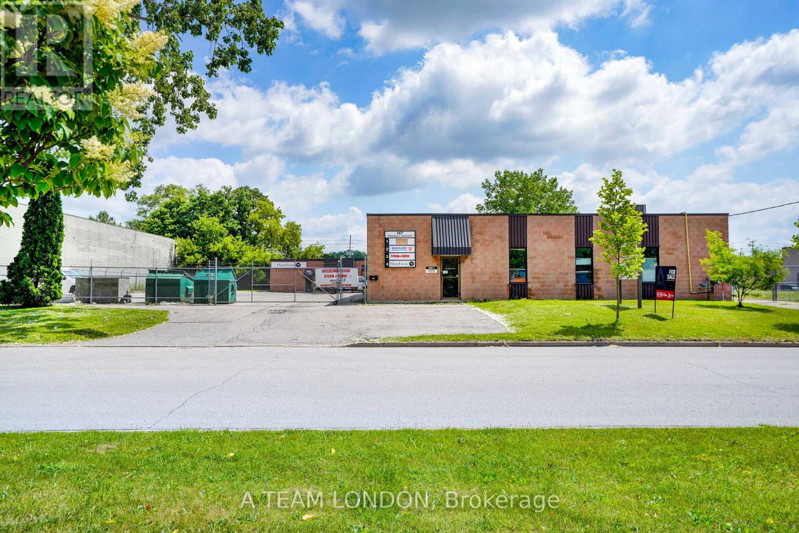 Unit 4 - 147 Stronach Crescent, London East, Ontario  N5V 3G5 - Photo 2 - X12542306