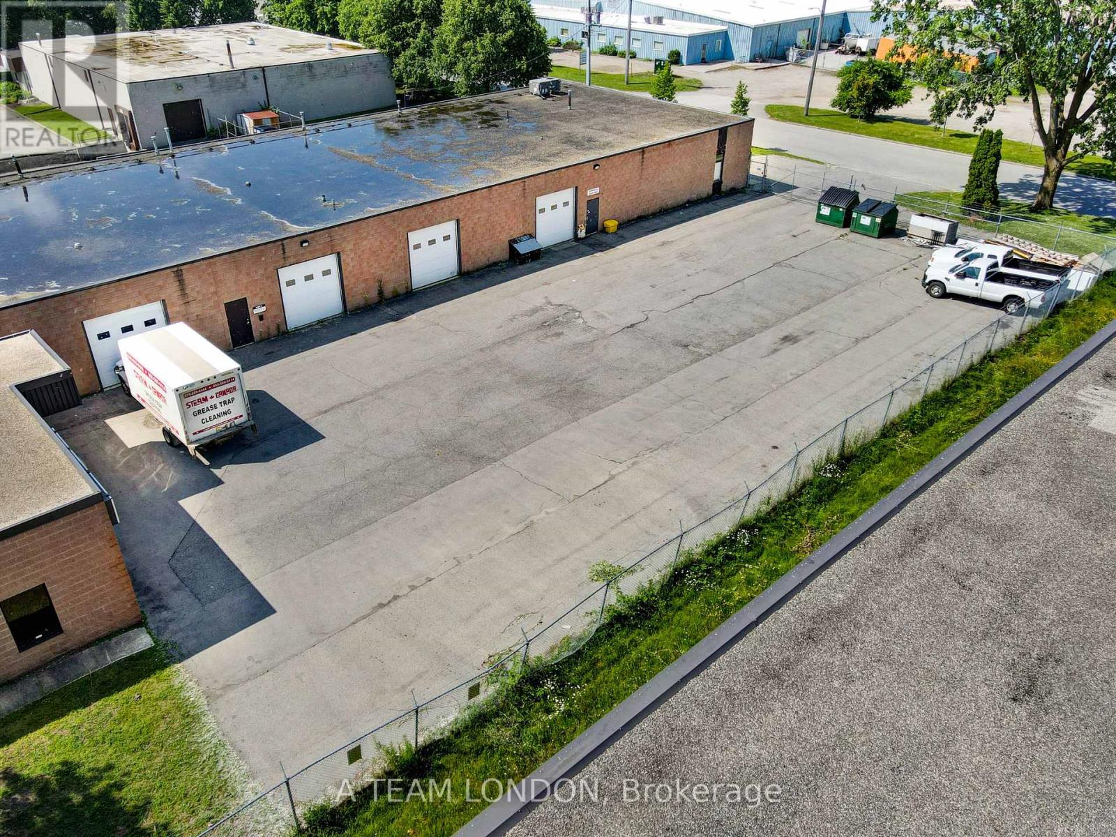Unit 4 - 147 Stronach Crescent, London East, Ontario  N5V 3G5 - Photo 6 - X12542306