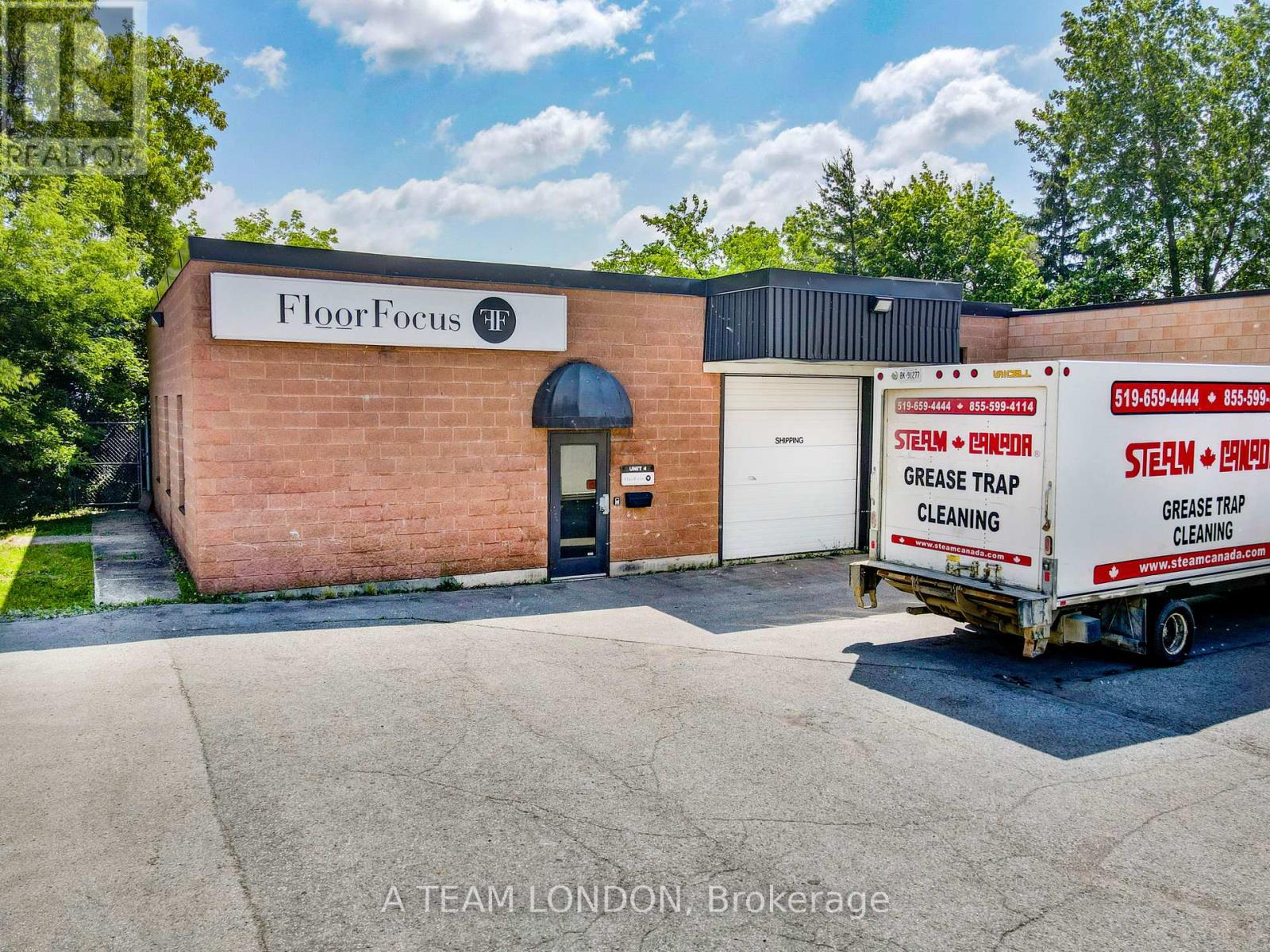 Unit 4 - 147 Stronach Crescent, London East, Ontario  N5V 3G5 - Photo 7 - X12542306