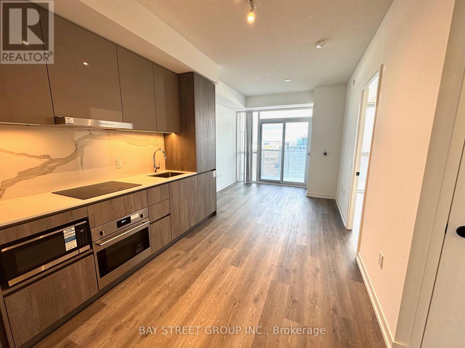 1205 - 8 Interchange Way, Vaughan, Ontario  L4K 0R2 - Photo 2 - N12542282