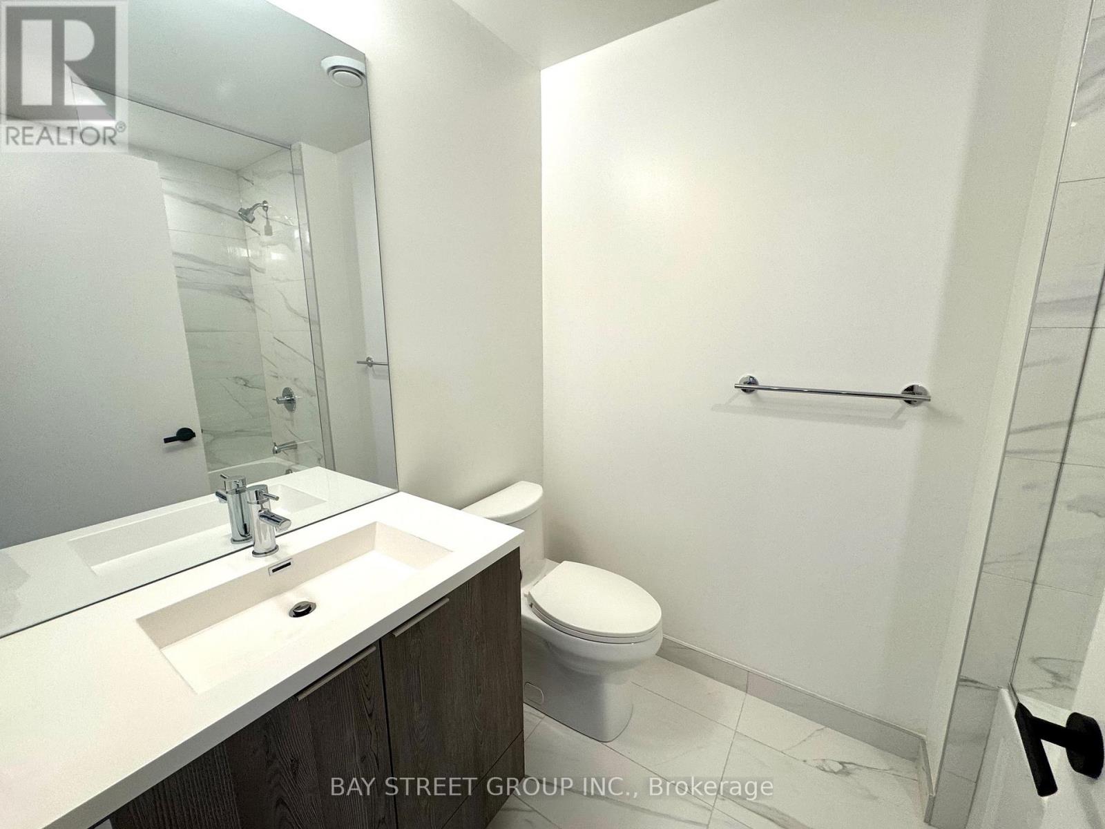 1205 - 8 Interchange Way, Vaughan, Ontario  L4K 0R2 - Photo 6 - N12542282