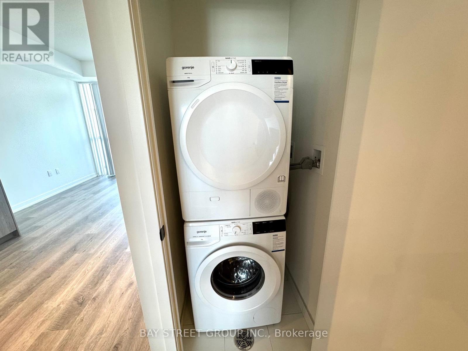 1205 - 8 Interchange Way, Vaughan, Ontario  L4K 0R2 - Photo 7 - N12542282