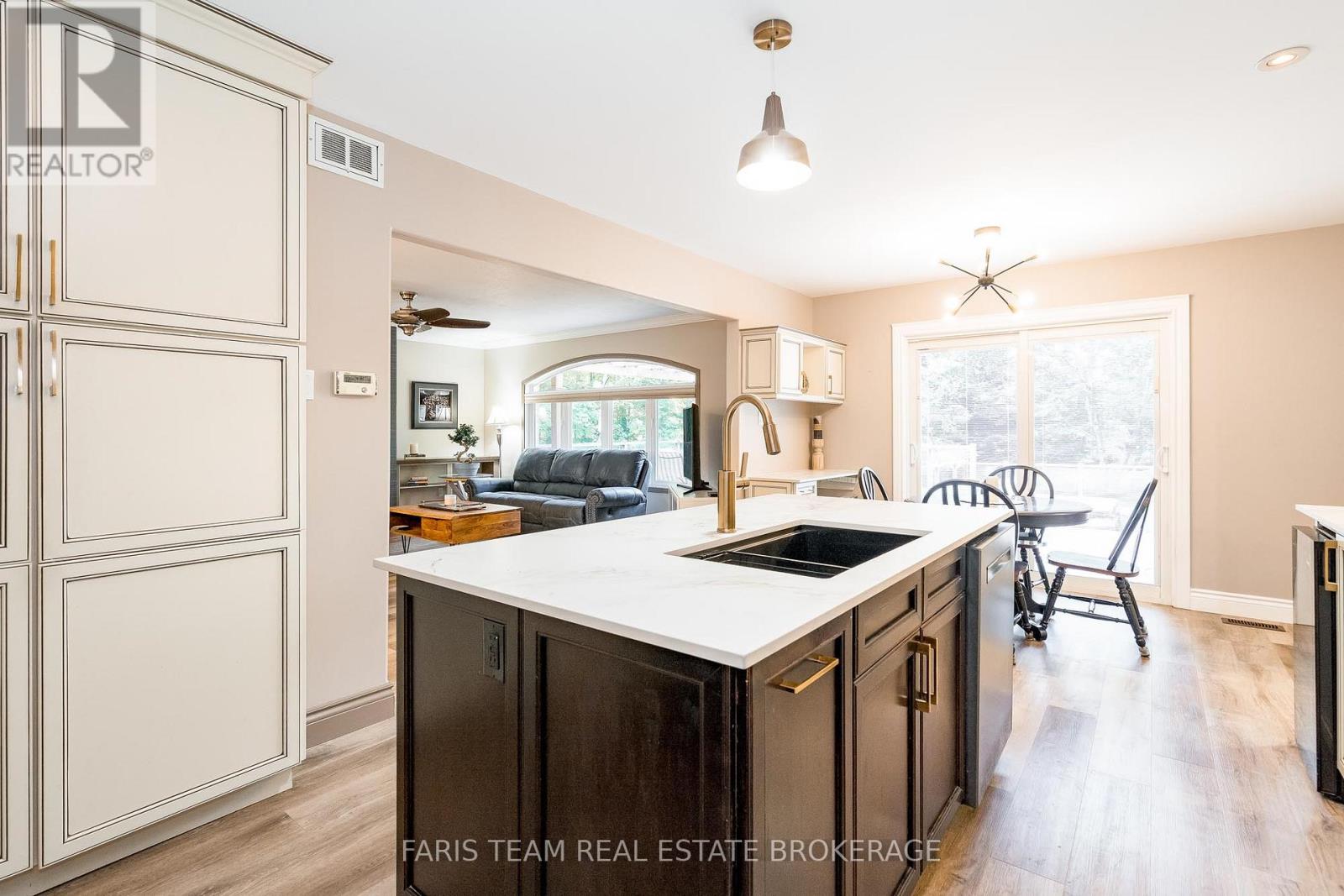 6 Meadowbrook Boulevard, Tiny, Ontario  L9M 0M2 - Photo 9 - S12542258