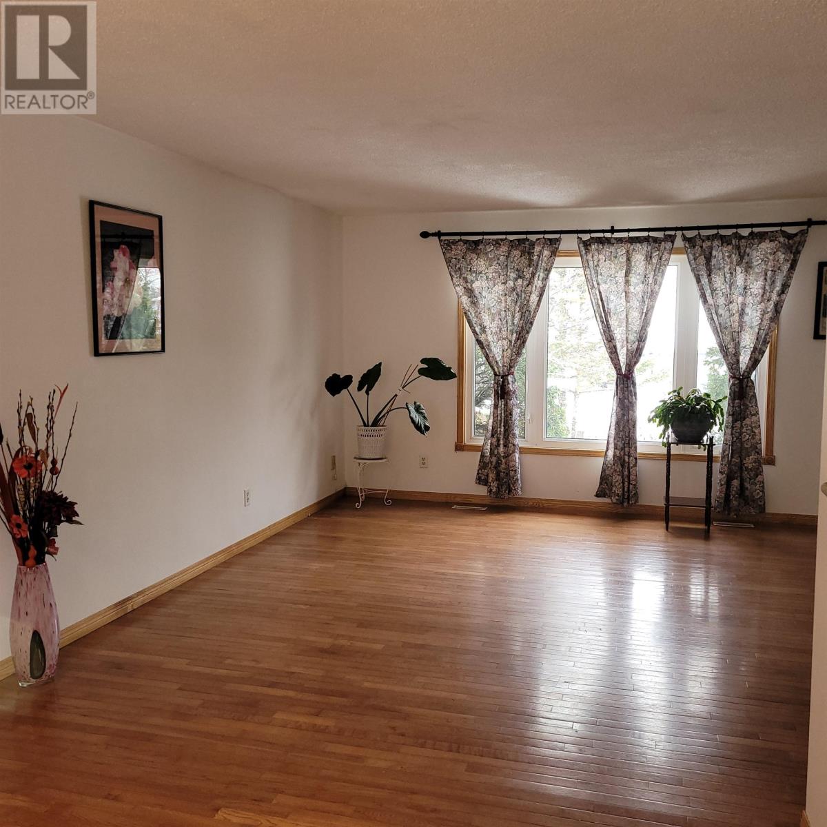 35 Bastedo Cres, Marathon, Ontario  P0T 2E0 - Photo 4 - TB253466