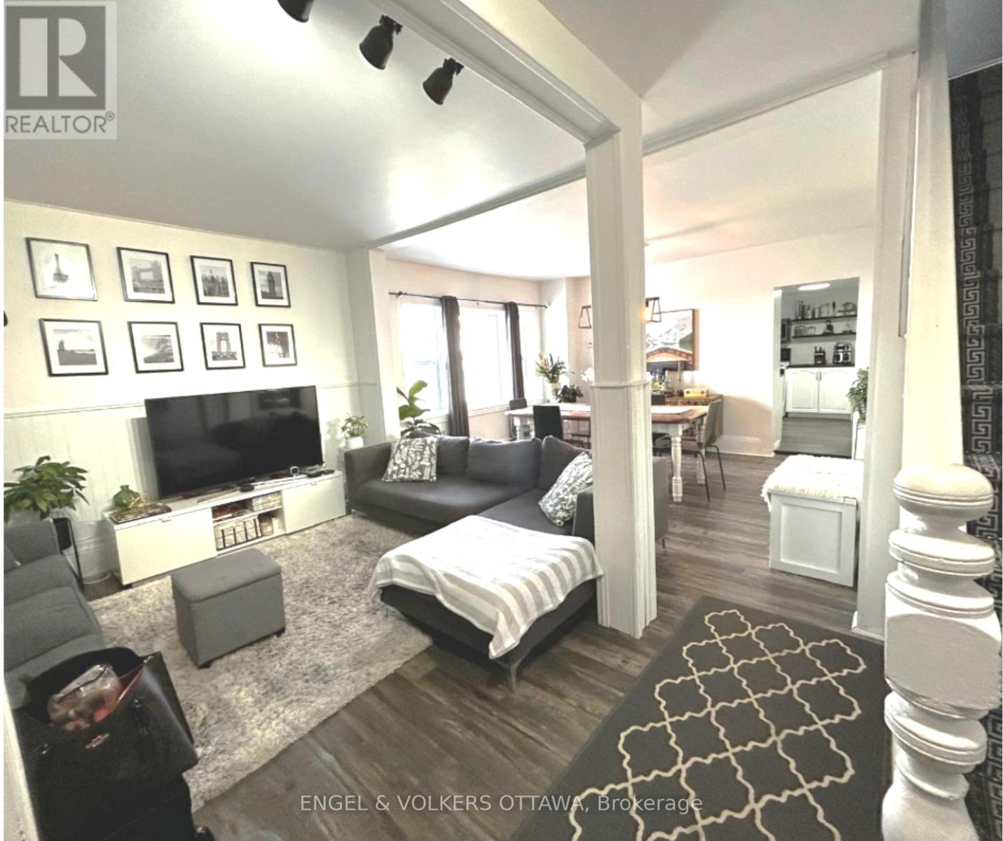 111 Russell Street N, Arnprior, Ontario K7S 2J8 - Photo 3 - X12542388