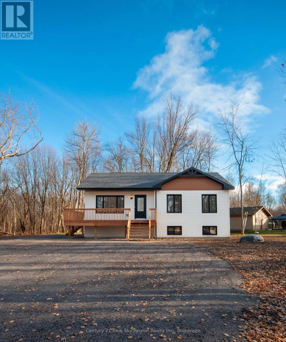 335 Waltonian Drive, Callander, Ontario  P0H 1H0 - Photo 2 - X12542490