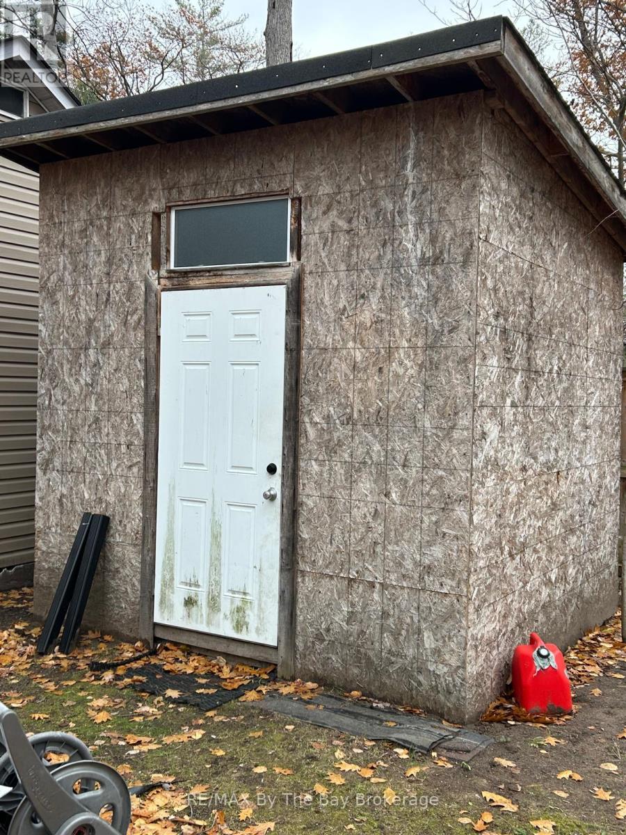 86 30th Street N, Wasaga Beach, Ontario  L9Z 2C8 - Photo 19 - S12542442