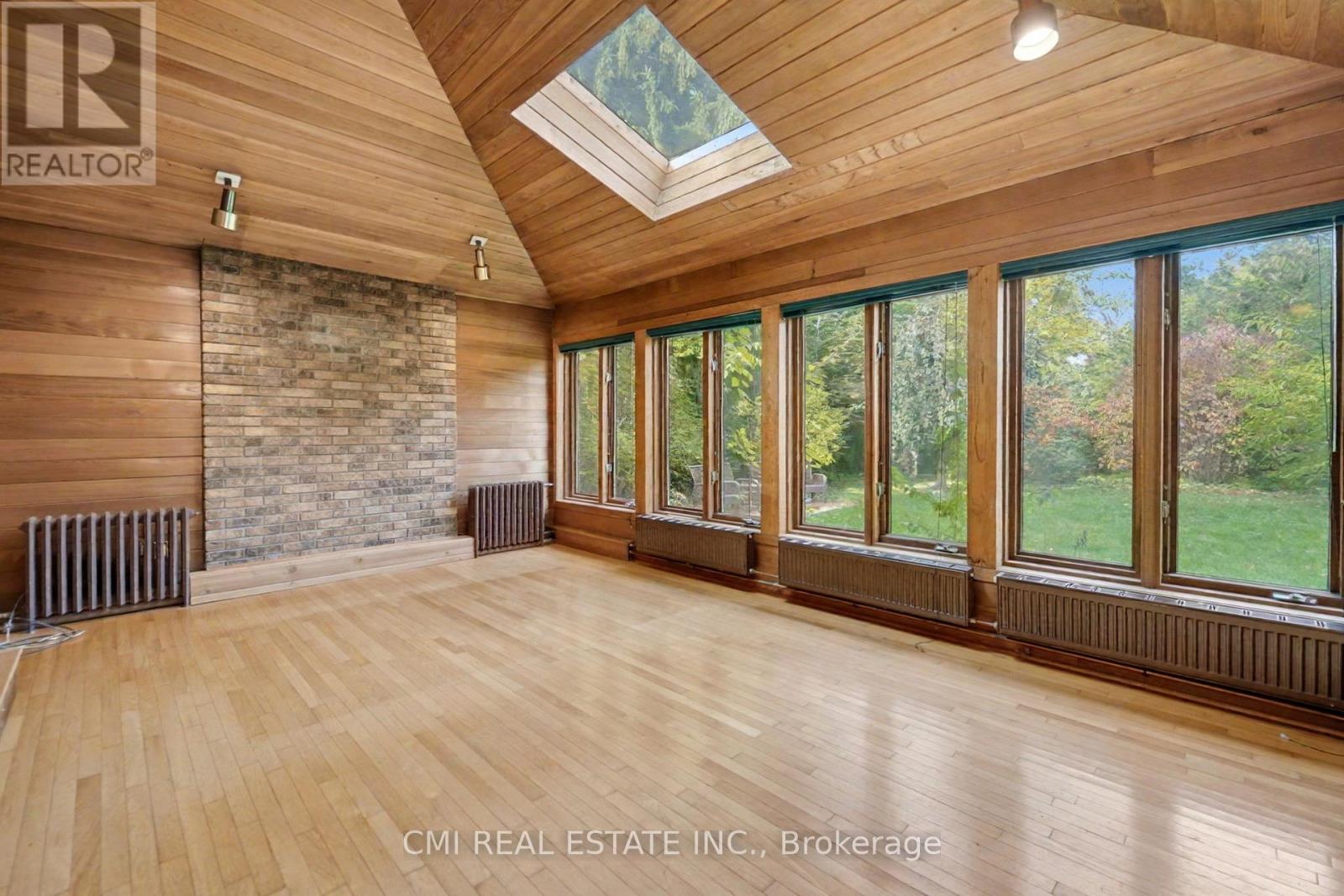 2317 Lakeshore Road, Burlington, Ontario  L7R 1B3 - Photo 18 - W12542228