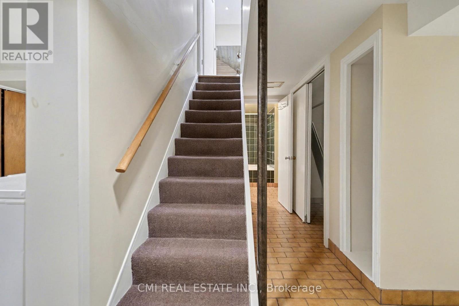 2317 Lakeshore Road, Burlington, Ontario  L7R 1B3 - Photo 36 - W12542228