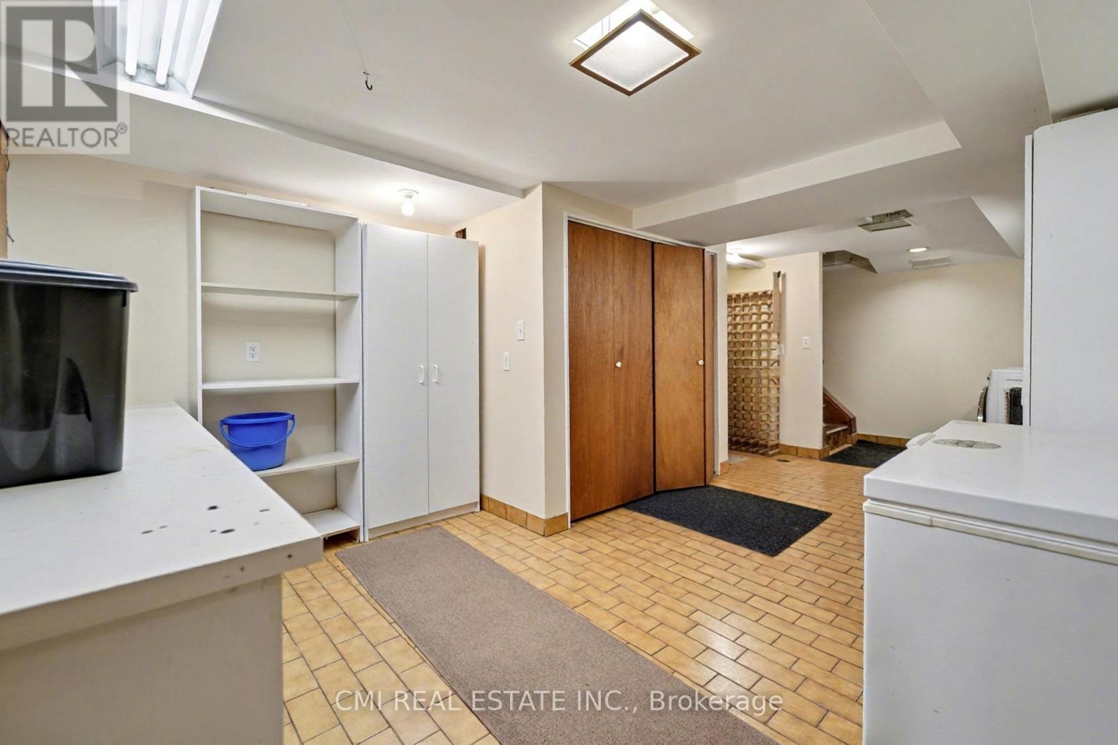 2317 Lakeshore Road, Burlington, Ontario  L7R 1B3 - Photo 37 - W12542228