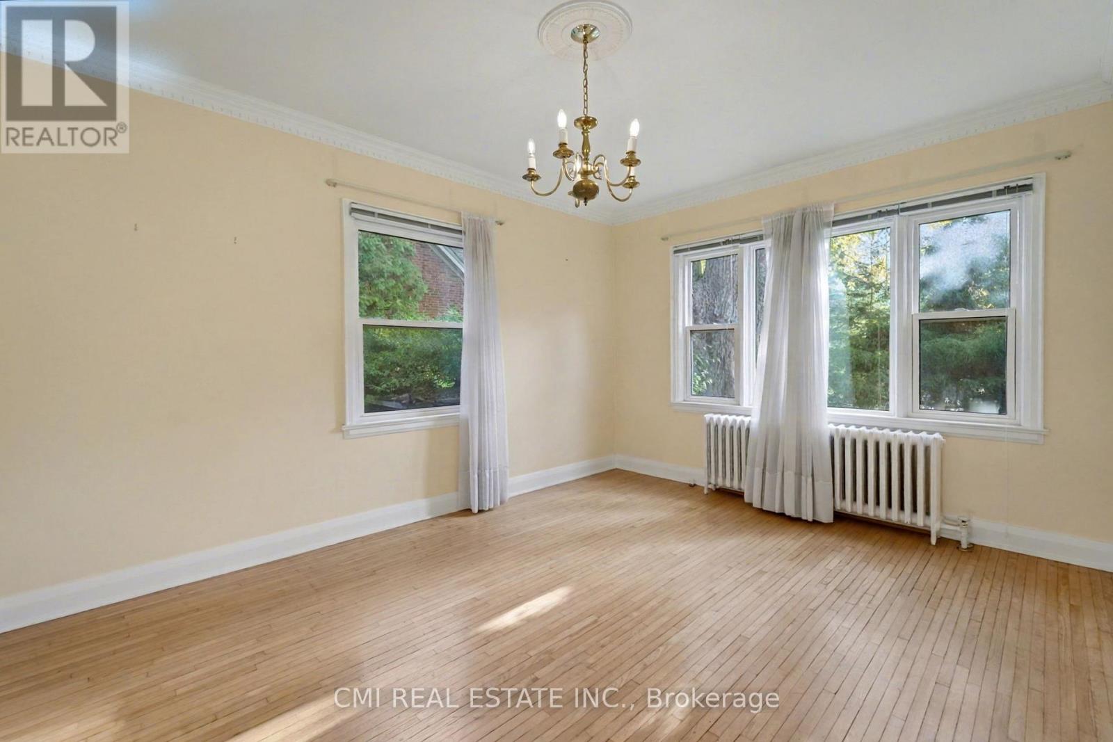 2317 Lakeshore Road, Burlington, Ontario  L7R 1B3 - Photo 7 - W12542228