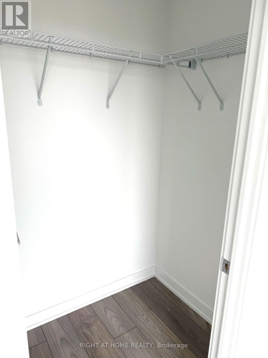 410 - 1007 The Queensway, Toronto, Ontario  M8Z 6C7 - Photo 8 - W12542234