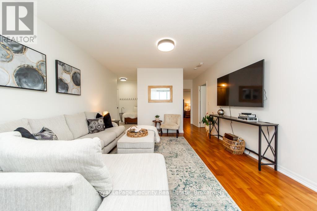 1402 - 38 Fontenay Court, Toronto, Ontario  M9A 5H5 - Photo 18 - W12542278