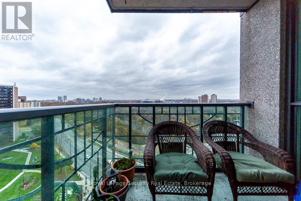 1402 - 38 Fontenay Court, Toronto, Ontario  M9A 5H5 - Photo 38 - W12542278