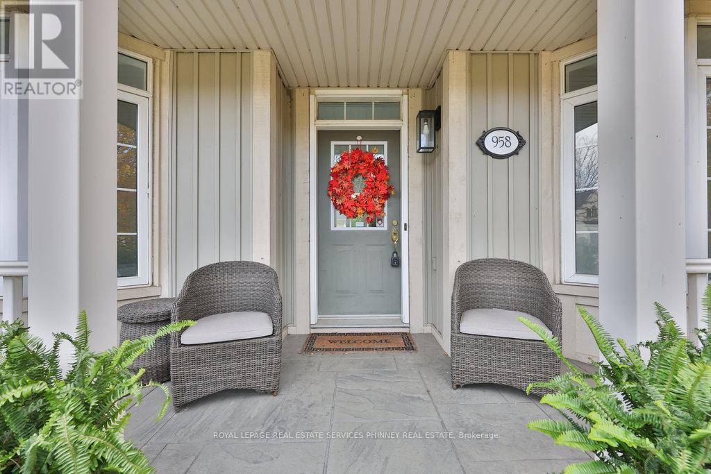 958 Irish Moss Road, Mississauga, Ontario  L5W 1W5 - Photo 2 - W12542290