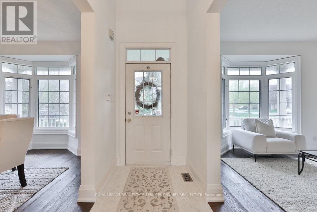 958 Irish Moss Road, Mississauga, Ontario  L5W 1W5 - Photo 3 - W12542290