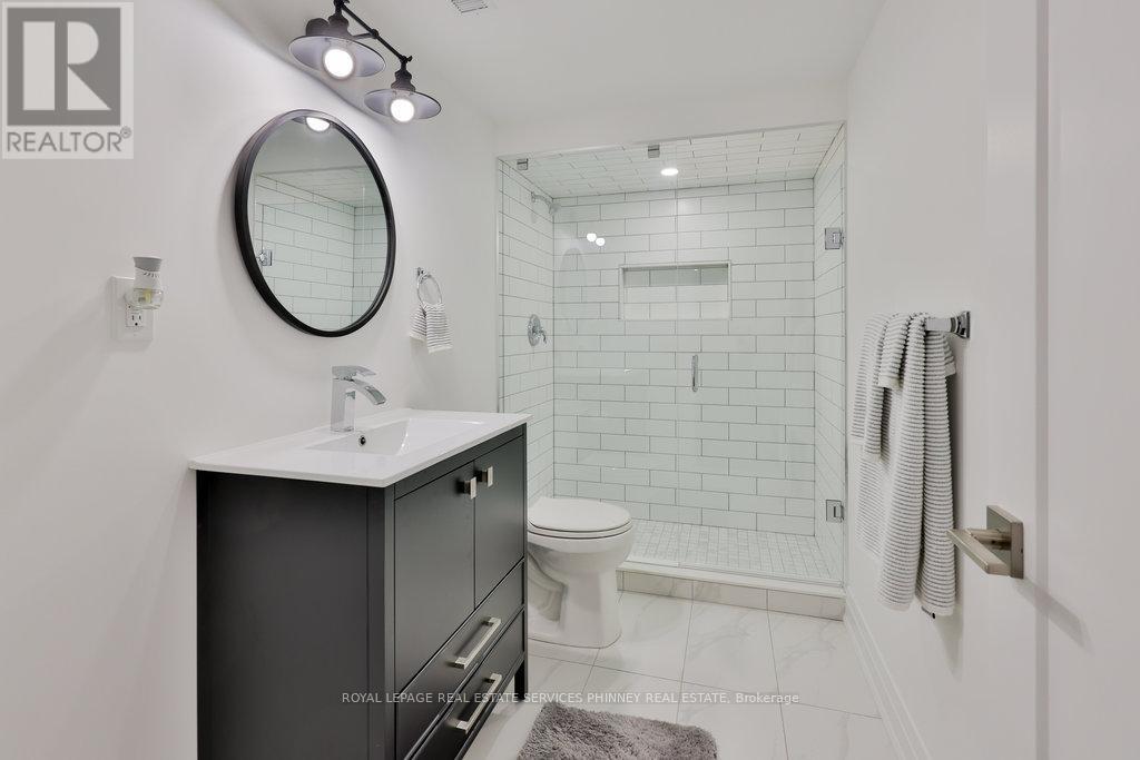 958 Irish Moss Road, Mississauga, Ontario  L5W 1W5 - Photo 35 - W12542290