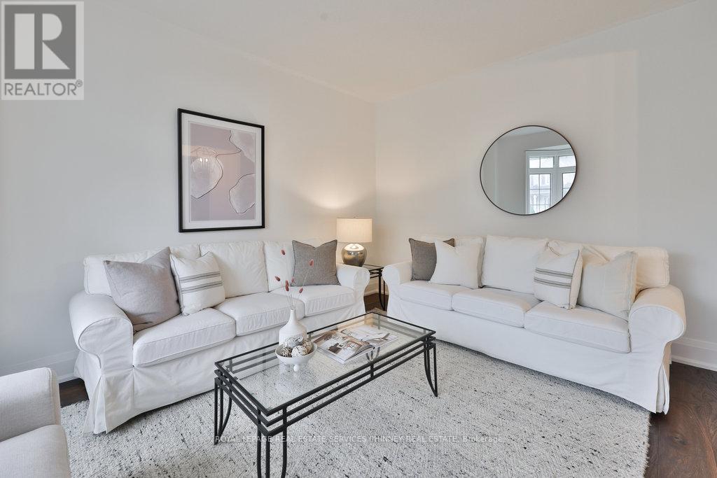 958 Irish Moss Road, Mississauga, Ontario  L5W 1W5 - Photo 6 - W12542290