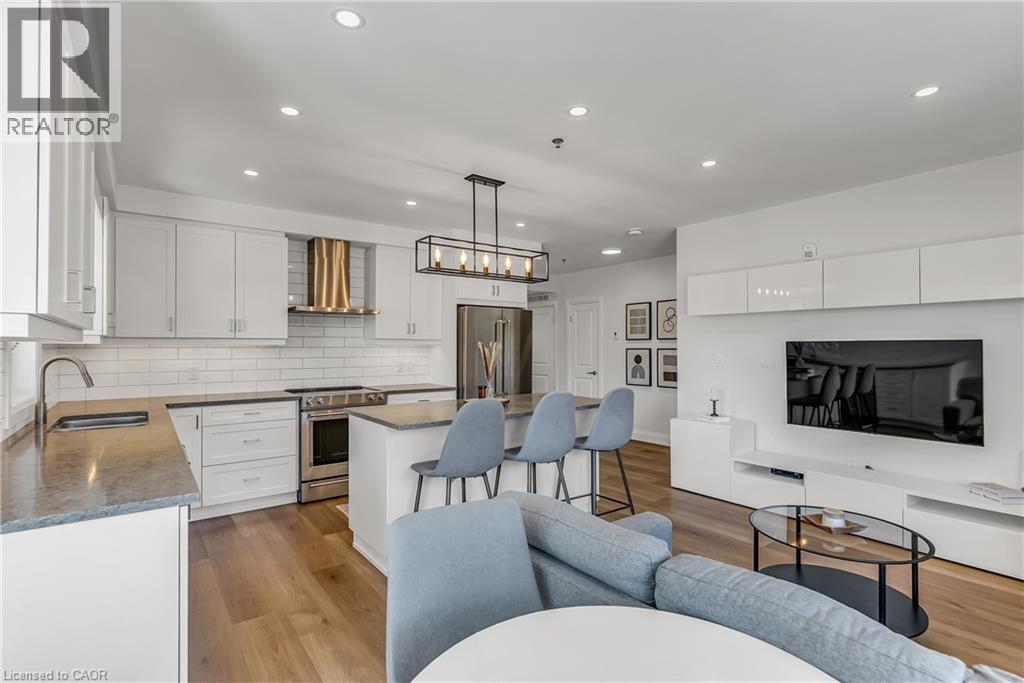 247 GREY SILO Road Unit# 102, Waterloo, Ontario