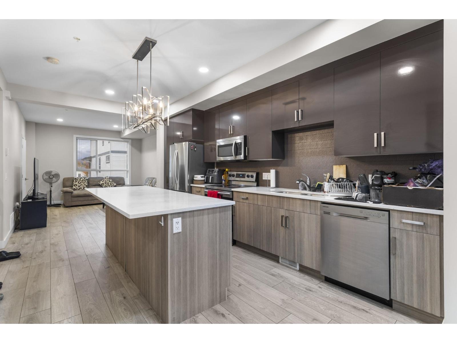 73 8413 Midtown Way, Chilliwack Proper South, Chilliwack, British Columbia  V2P 0G7 - Photo 2 - R3066567