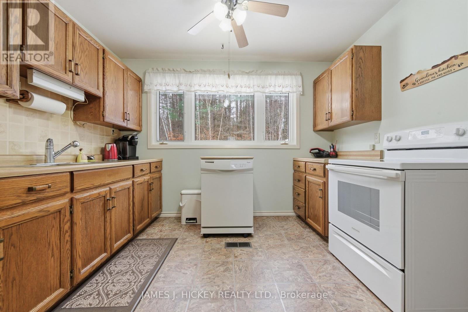 101 Lance Road, Laurentian Hills, Ontario  K0J 1P0 - Photo 9 - X12542466