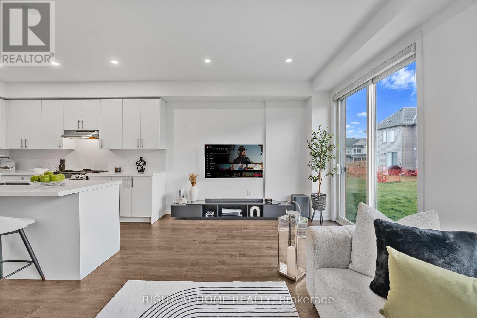 39 Edminston Drive, Centre Wellington, Ontario  N1M 0J1 - Photo 10 - X12542194