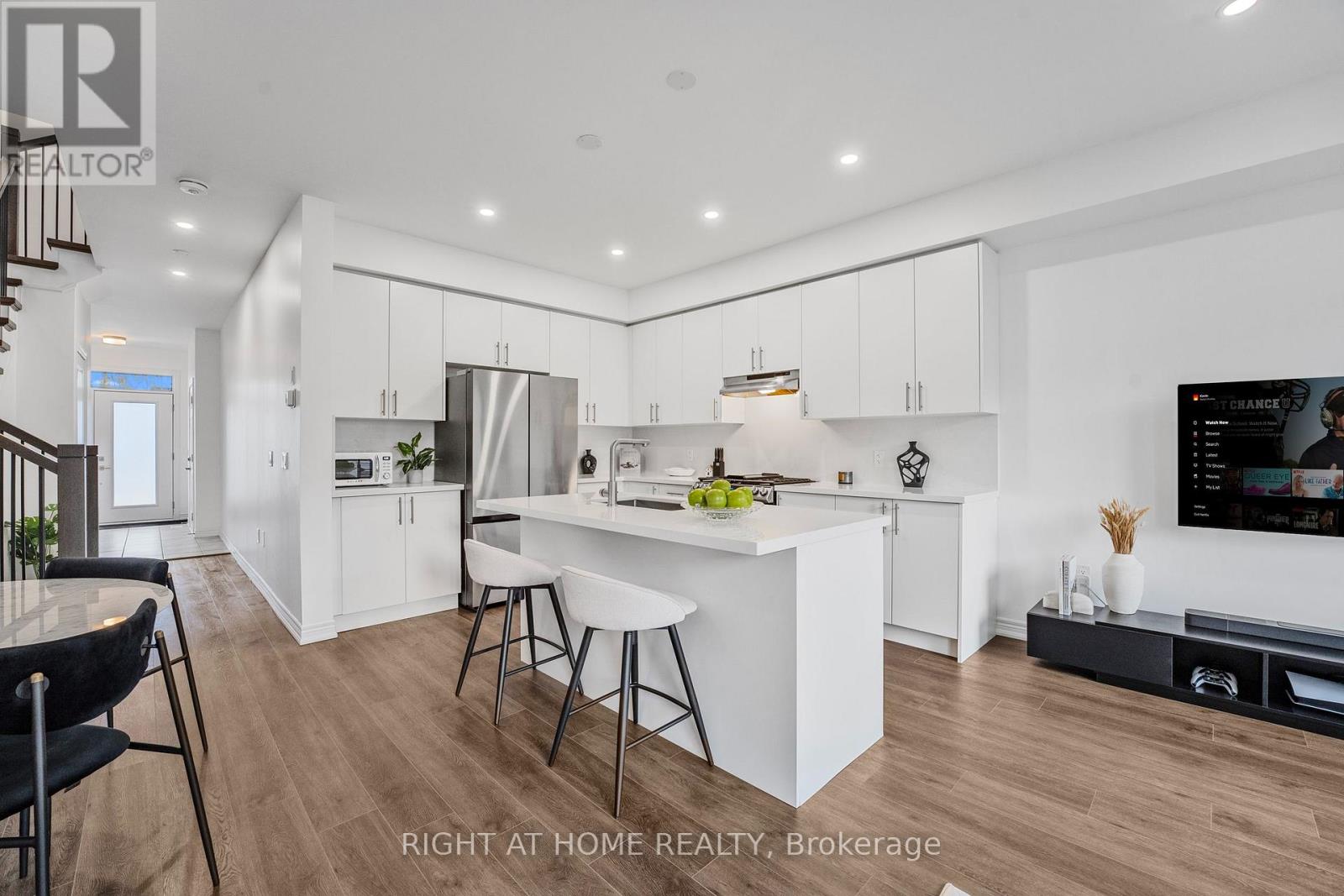 39 Edminston Drive, Centre Wellington, Ontario  N1M 0J1 - Photo 11 - X12542194