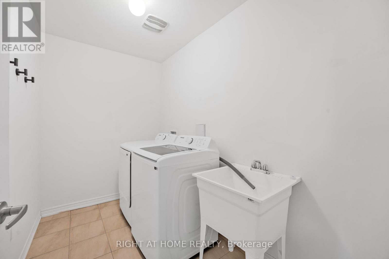 39 Edminston Drive, Centre Wellington, Ontario  N1M 0J1 - Photo 26 - X12542194