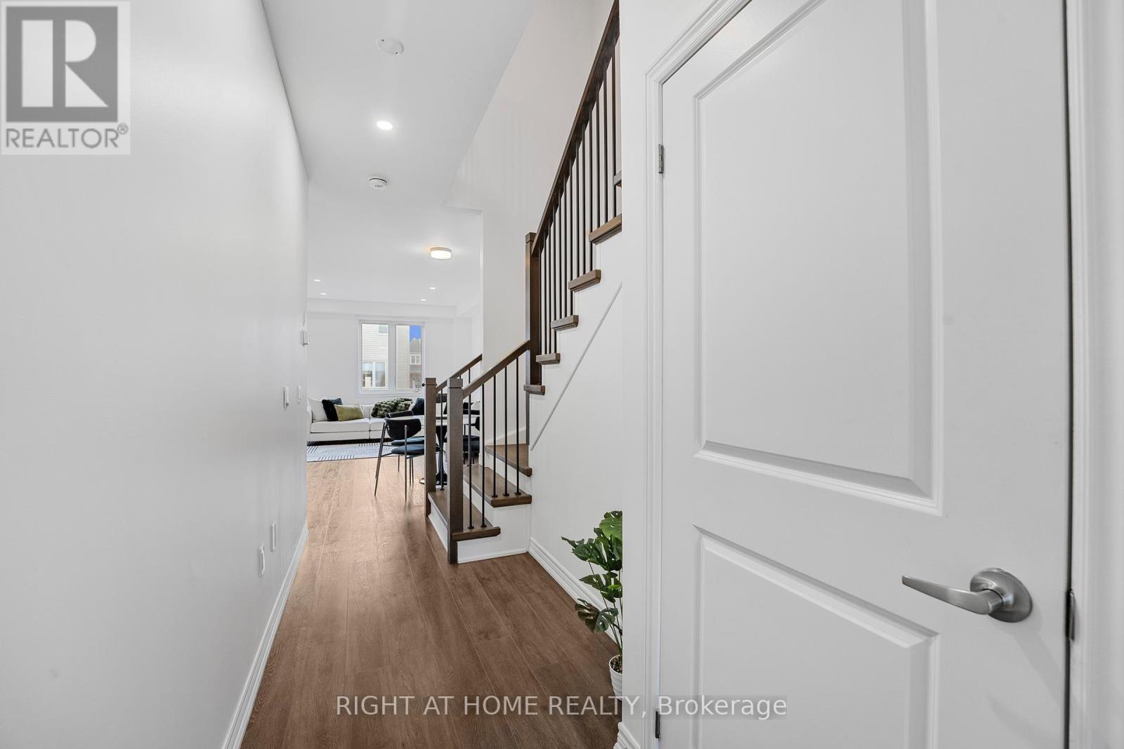 39 Edminston Drive, Centre Wellington, Ontario  N1M 0J1 - Photo 6 - X12542194