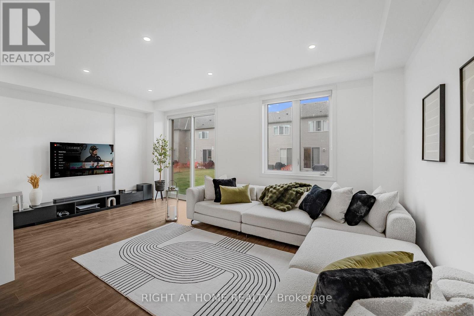 39 Edminston Drive, Centre Wellington, Ontario  N1M 0J1 - Photo 9 - X12542194