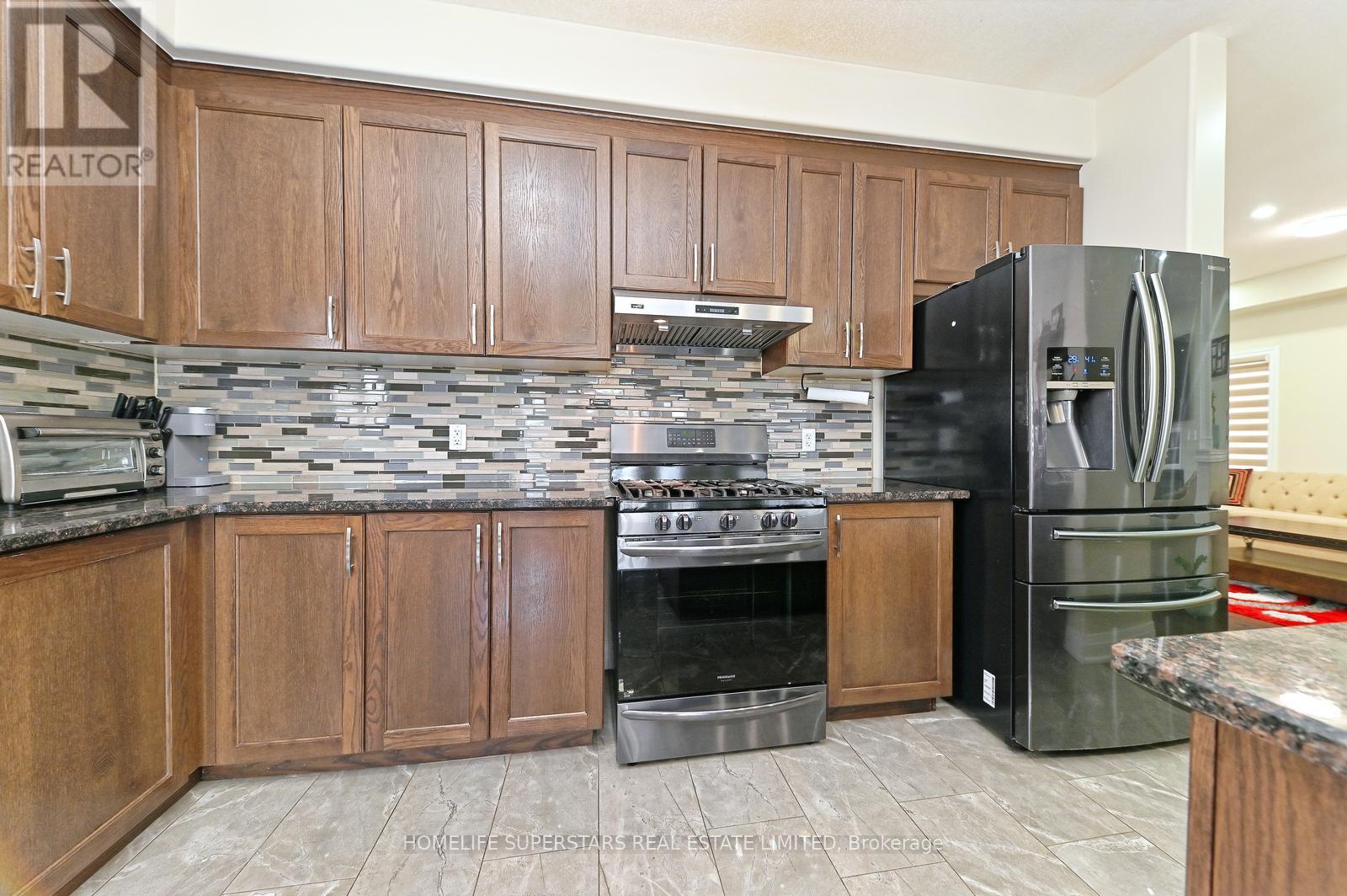 6 Wildflower Street, Kitchener, Ontario  N2P 0G7 - Photo 19 - X12542240