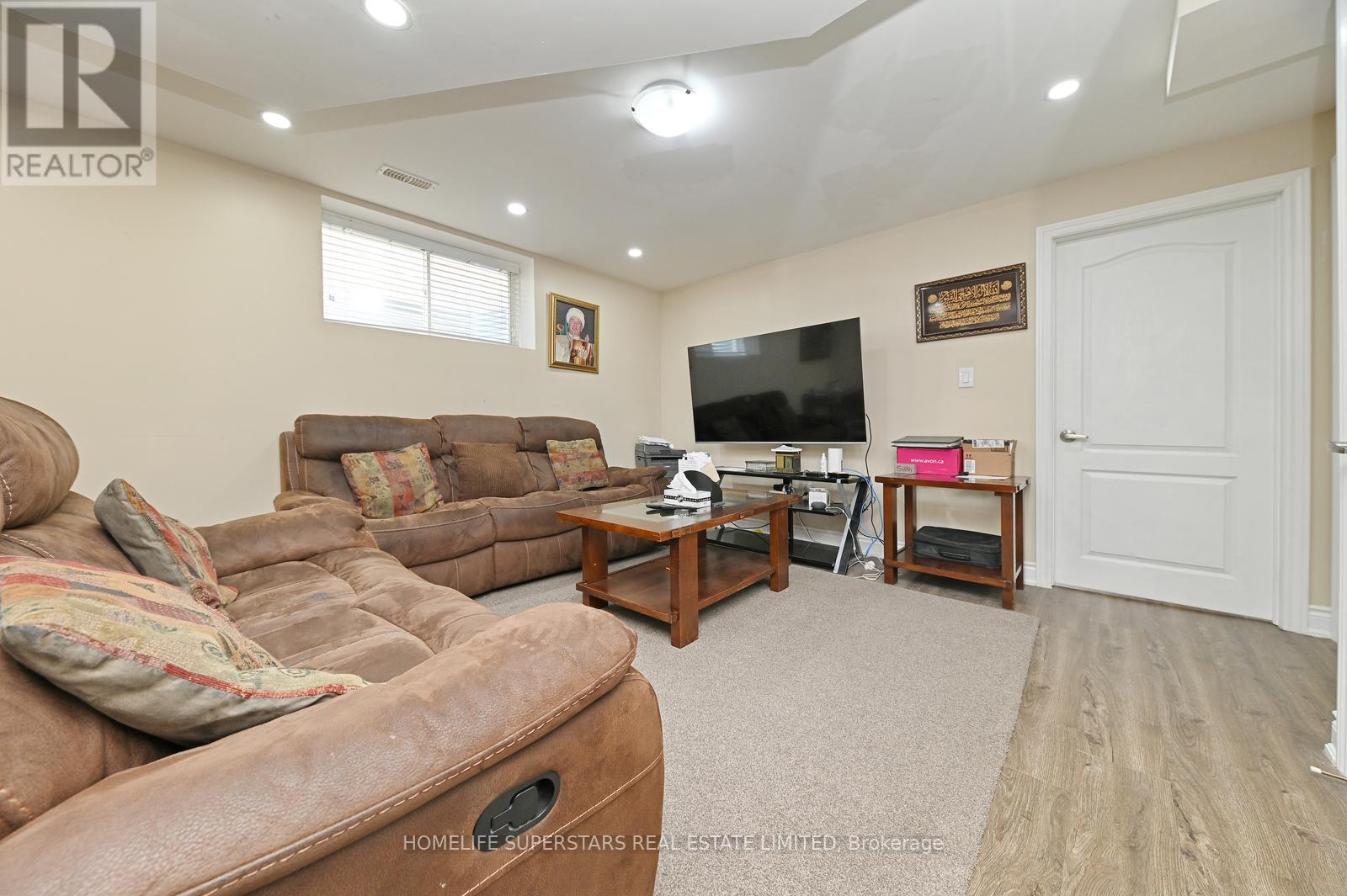 6 Wildflower Street, Kitchener, Ontario  N2P 0G7 - Photo 45 - X12542240