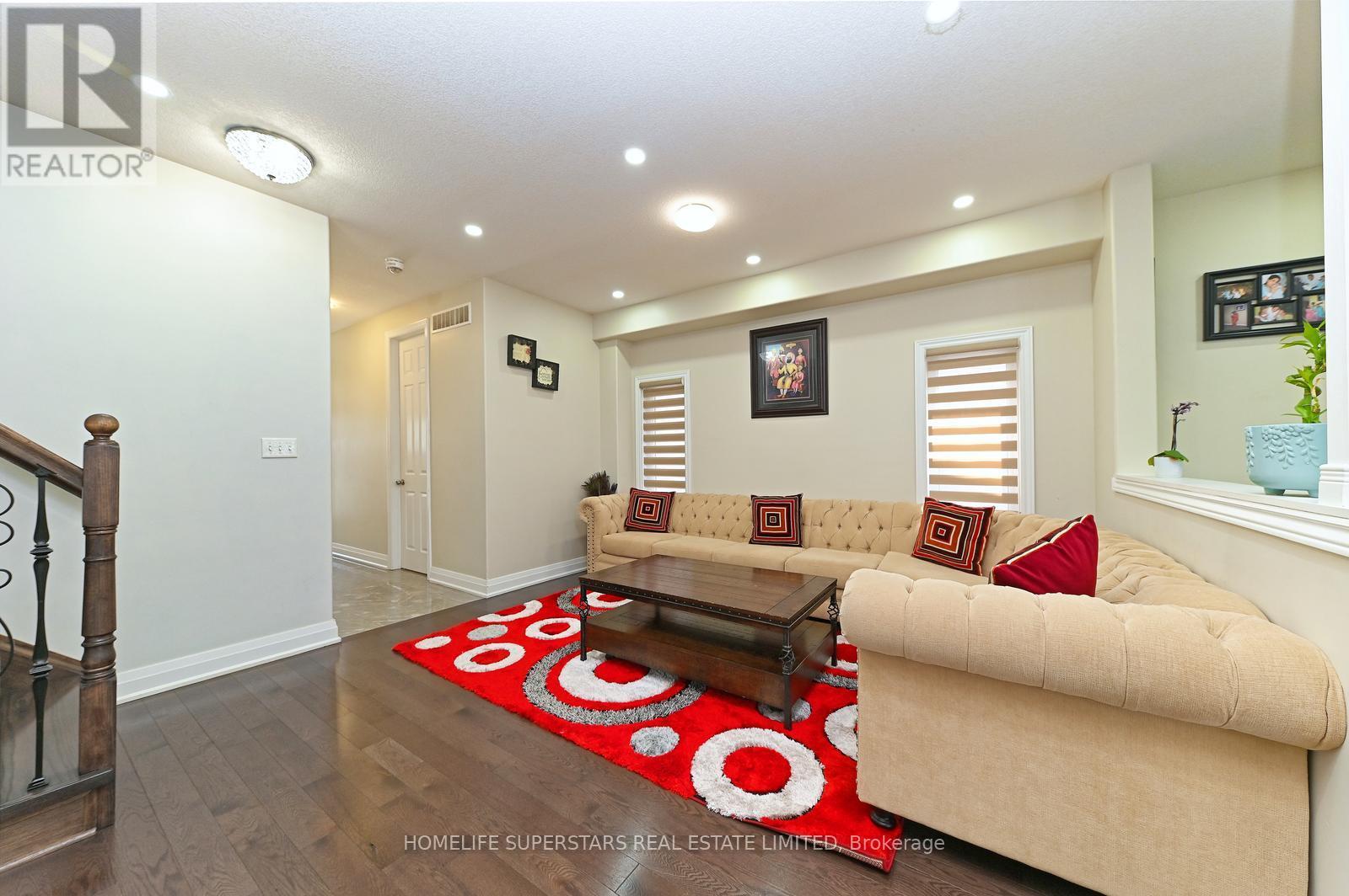 6 Wildflower Street, Kitchener, Ontario  N2P 0G7 - Photo 6 - X12542240