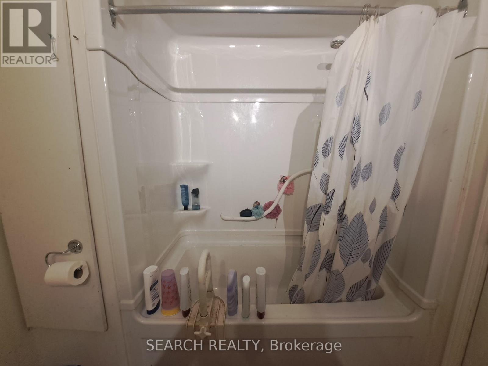 19 Coleman Street, Huron East, Ontario  N0K 1W0 - Photo 8 - X12542262