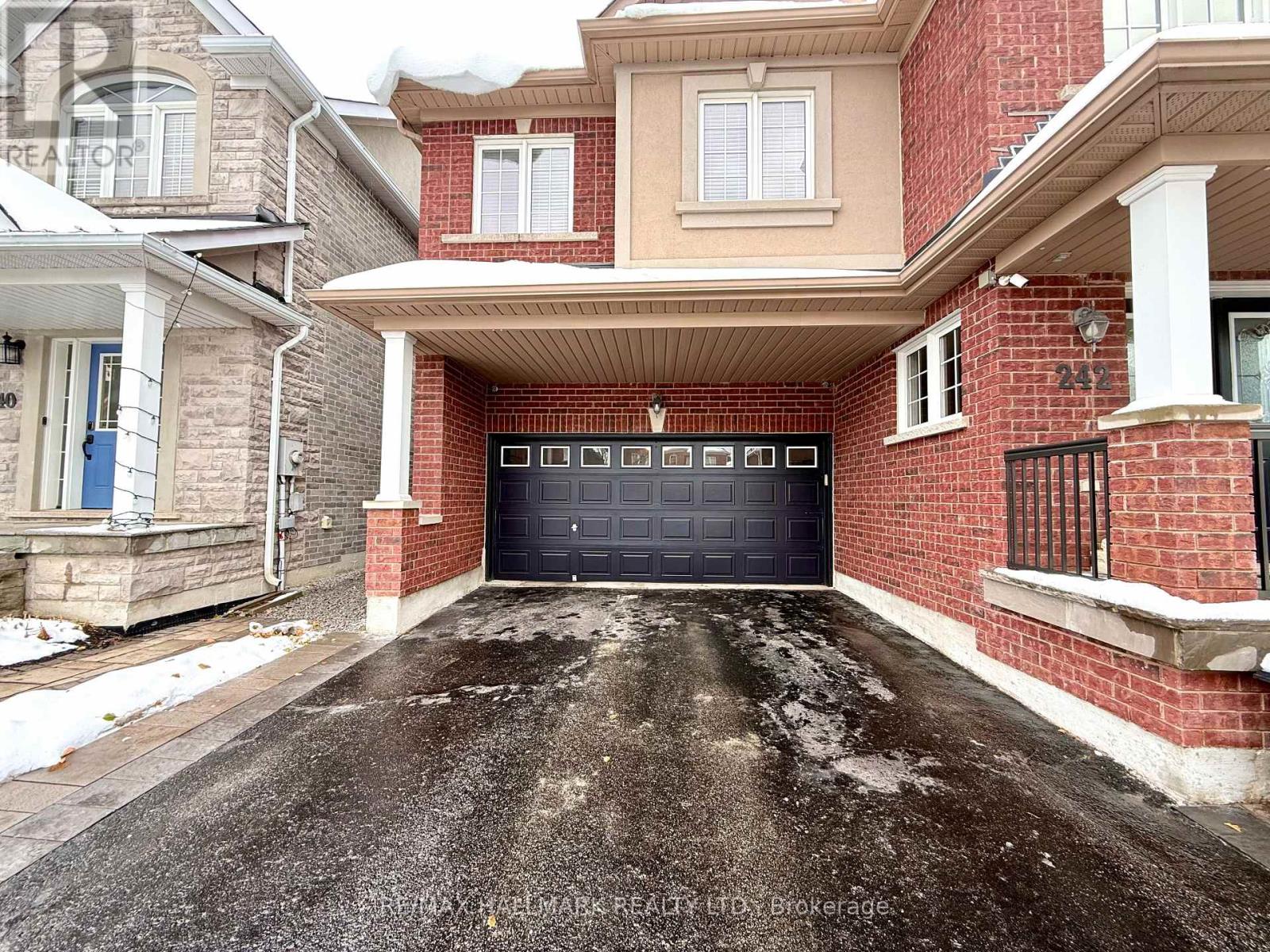 242 Karl Rose Trail, Newmarket, Ontario  L3X 3J2 - Photo 2 - N12542264