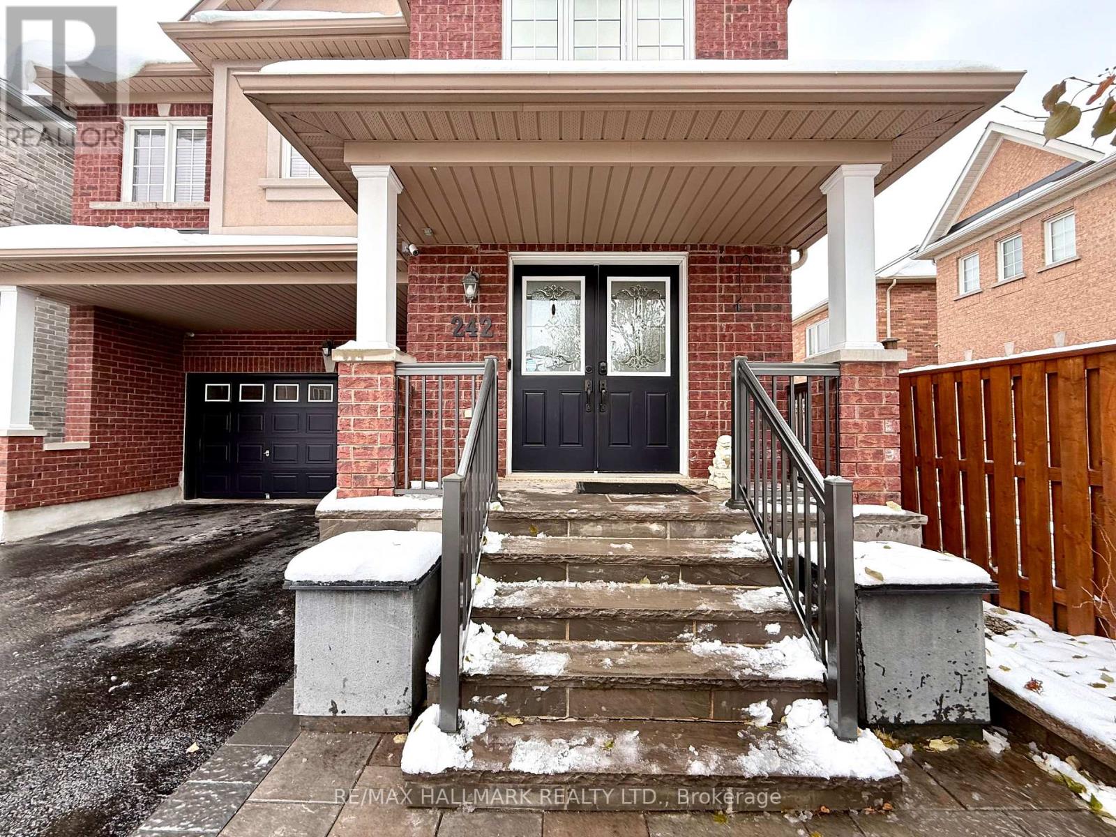 242 Karl Rose Trail, Newmarket, Ontario  L3X 3J2 - Photo 3 - N12542264