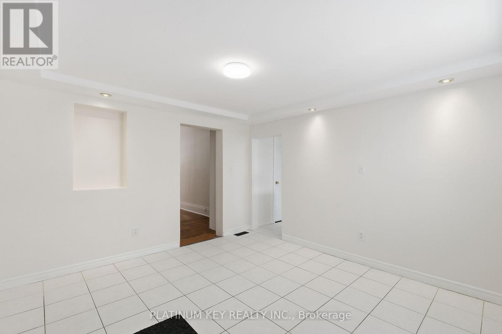 202 Thames Street N, Ingersoll, Ontario  N5C 3E4 - Photo 11 - X12542320