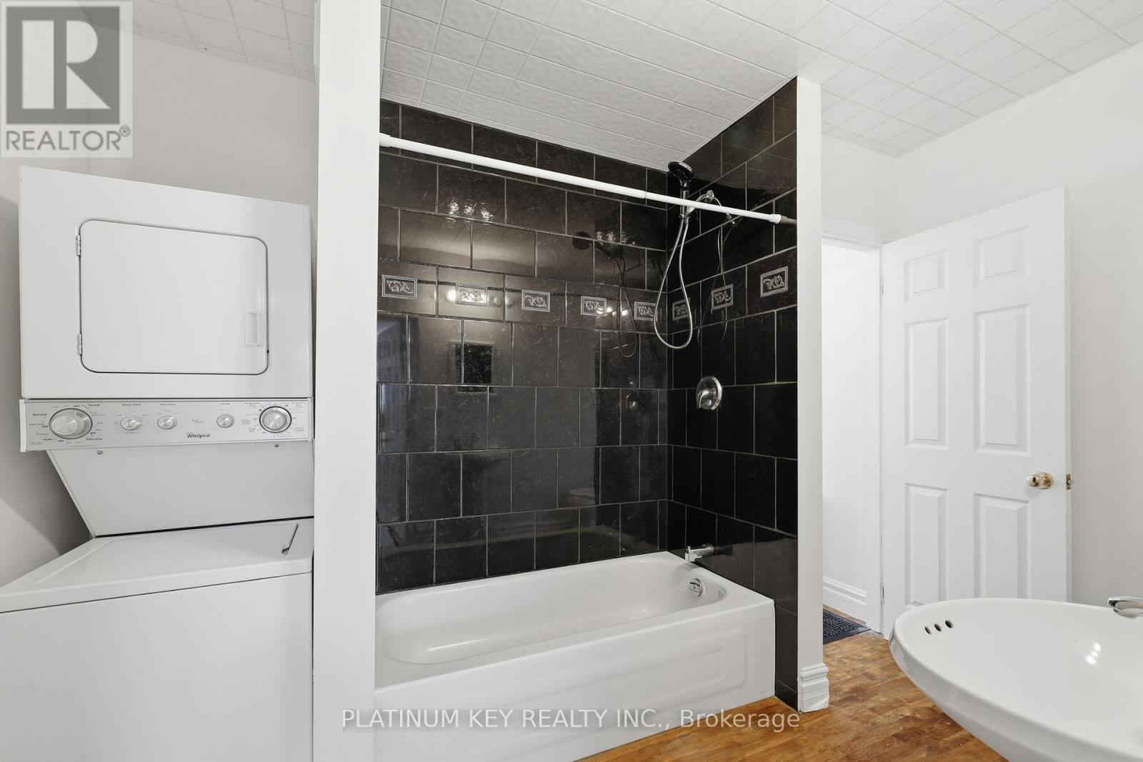 202 Thames Street N, Ingersoll, Ontario  N5C 3E4 - Photo 16 - X12542320