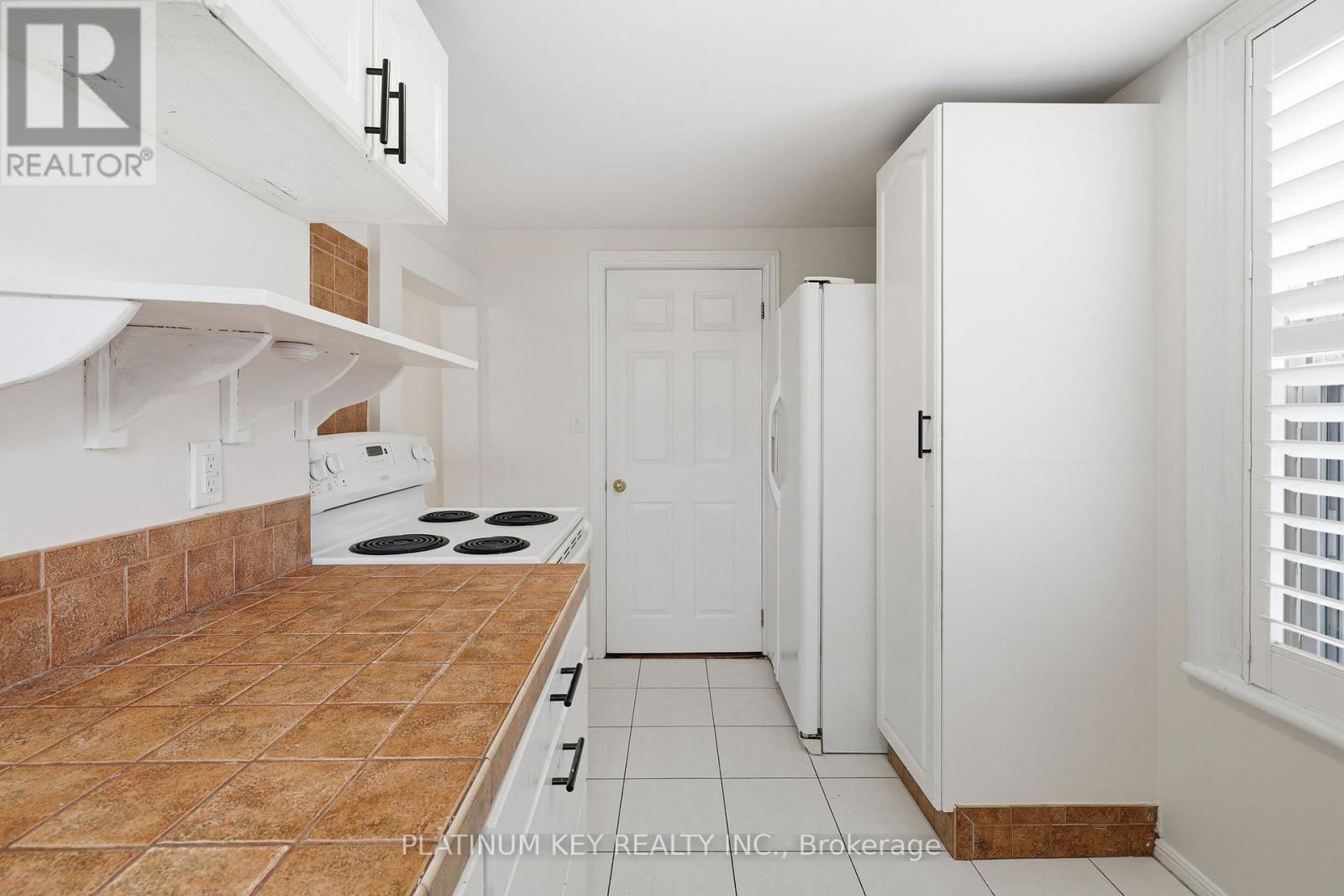 202 Thames Street N, Ingersoll, Ontario  N5C 3E4 - Photo 14 - X12542320